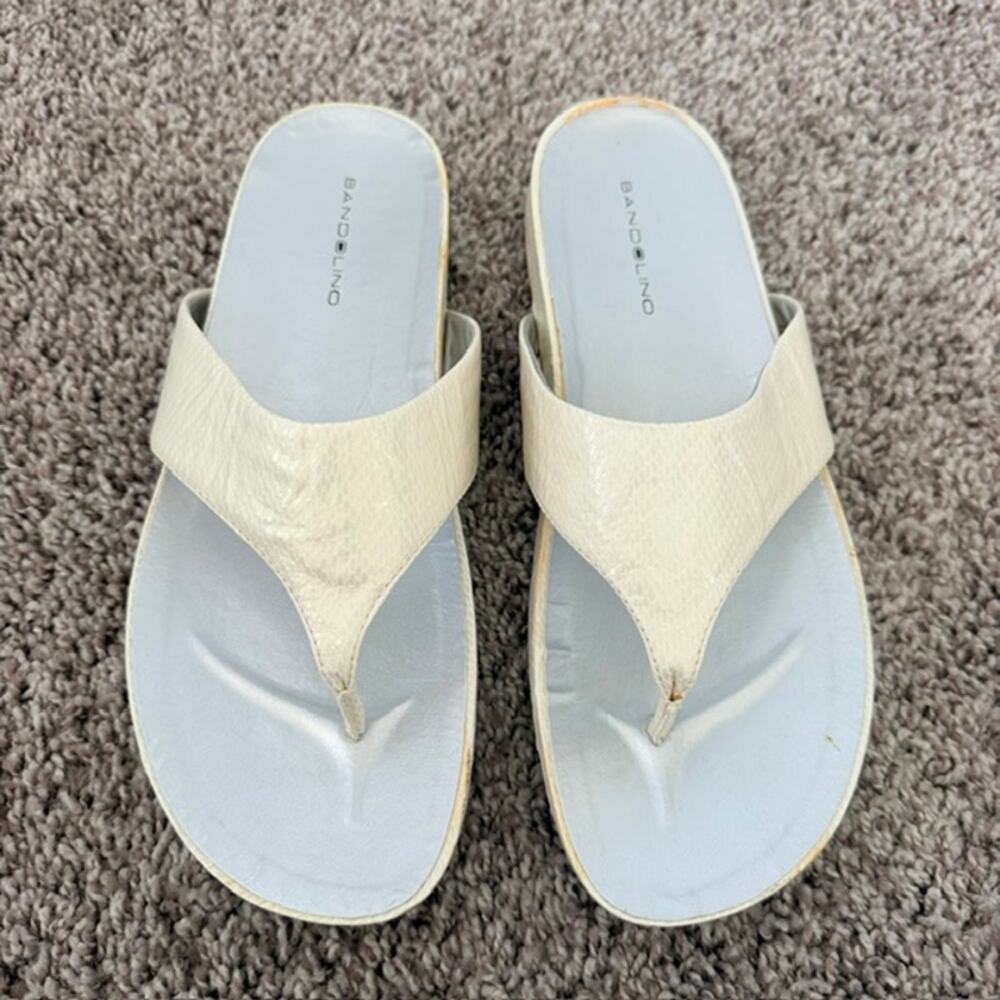 Bandolino Women's Sandals 8.5B Cream Thongs Flip Flops Reptile Print Casual - Picture 11 of 11